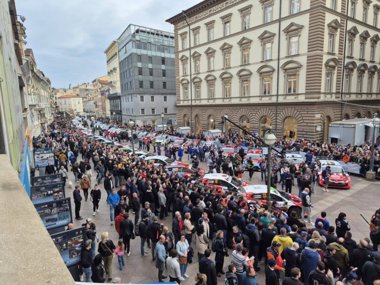 Motori zagrmjeli na Korzu: Rijeka otvorila WRC Croatia Rally, završnica na Slatini