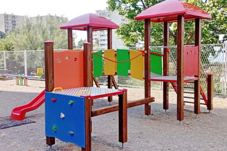 Nova oprema za riječke mališane: Devet dječjih igrališta dobilo nove sprave, slijedi uređenje podloga