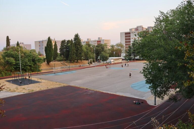 KREĆE VELIKA OBNOVA NA TRSATU: Omiljena atletska staza na Kampusu dobiva novi sjaj i moderan tartan