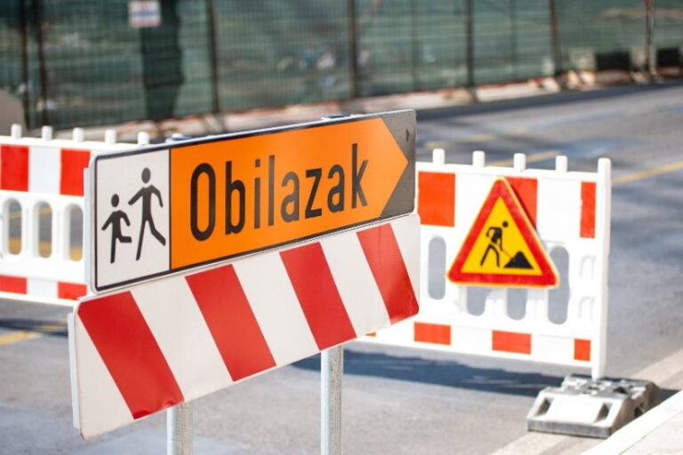 Upozorenje za vozače: Radovi na cesti D404, promet će se od ponedjeljka odvijati naizmjenično