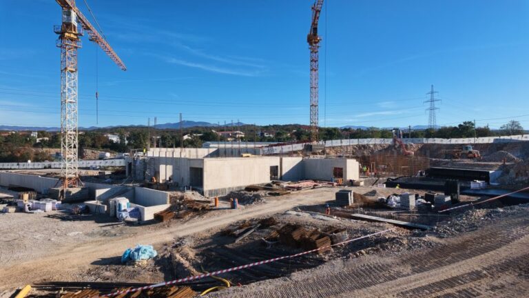 Nova škola u Marinićima raste iz dana u dan: Investicija od 26,7 milijuna eura donosi jednosmjensku nastavu 2028. godine