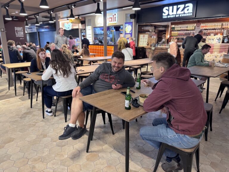 Gastro revolucija: Otvoren PAVIL1ON, prvi riječki food market na tržnici